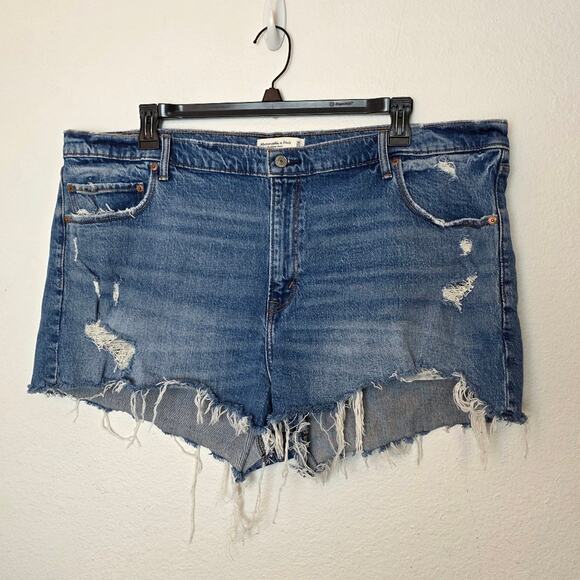 ABERCROMBIE & FITCH The Mom Short High Rise Distressed Festival Plus Size 36/22 - Picture 2 of 10